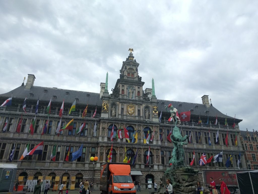 Δημαρχείο Αμβέρσας, Αμβέρσα και τα αξιοθέατα