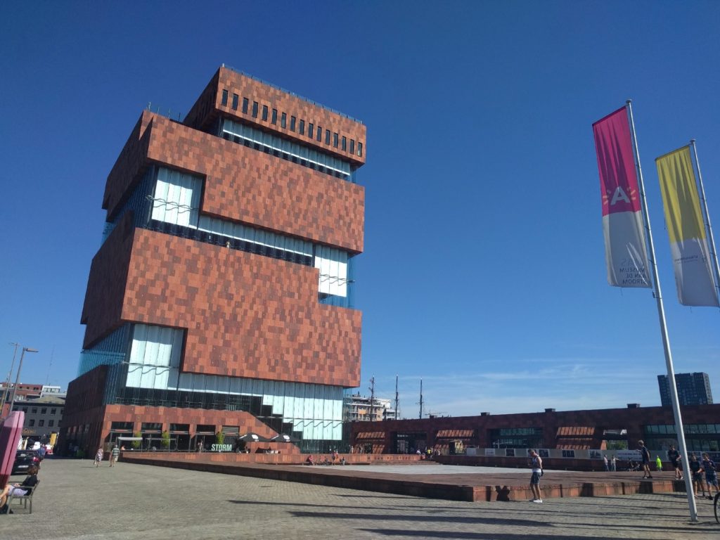 Μουσείο στο ποτάμι (Museum aan de Stroom), Αμβέρσα και τα αξιοθέατα 