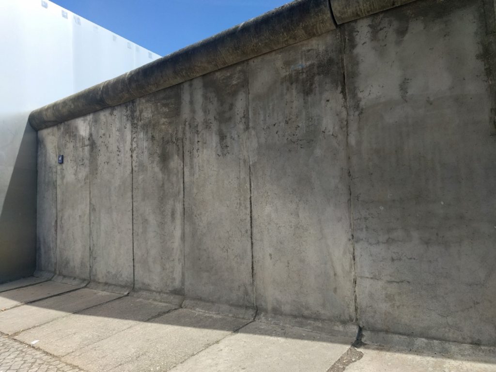 Μνημείο του τείχους του Βερολίνου (Gedenkstätte Berliner Mauer, Βερολίνο - Αξιοθέατα, μουσεία, φαγητό