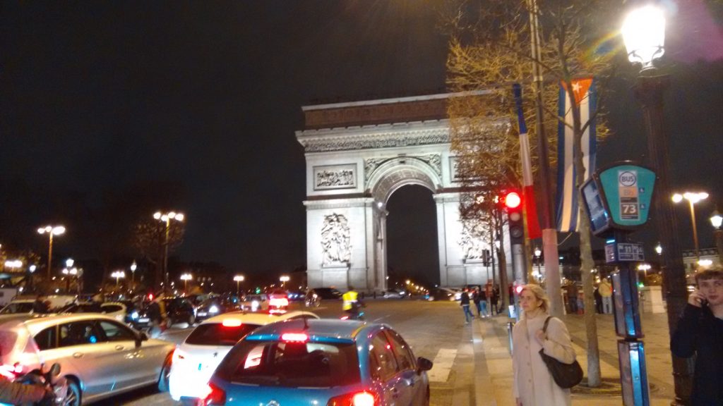 Ταξίδι στο Παρίσι και τα Αξιοθέατά του, Αψίδα του Θριάμβου
