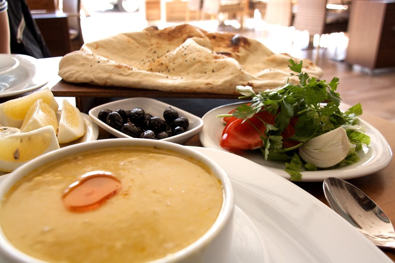 Ταξίδι στο Γεμάτο Άρωμα Τουρκικό Φαγητό της Κωνσταντινούπολης