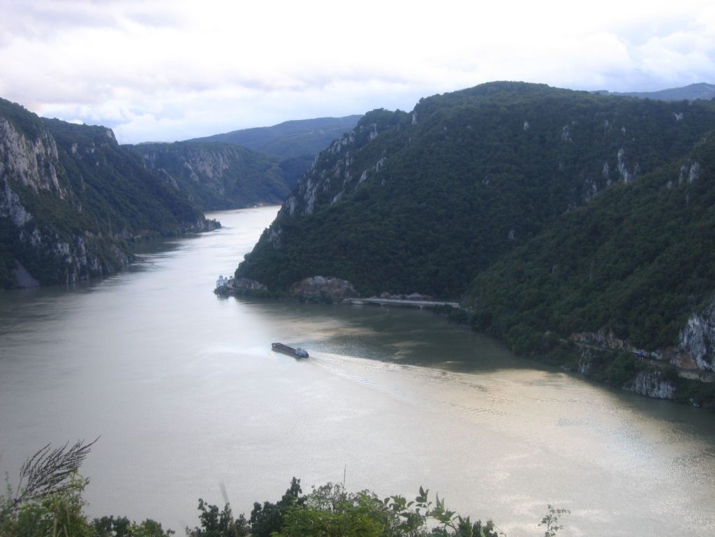 Γνωρίζοντας τον Άγνωστο Δούναβη με το Αυτοκίνητο: Ταξίδι στη Βουλγαρία και στη Ρουμανία και στο Δέλτα του Δούναβη.