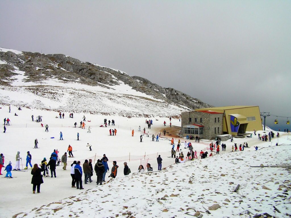 10 Χιονοδρομικά Κέντρα για να Αποδράσεις τον Χειμώνα στην Ελλάδα