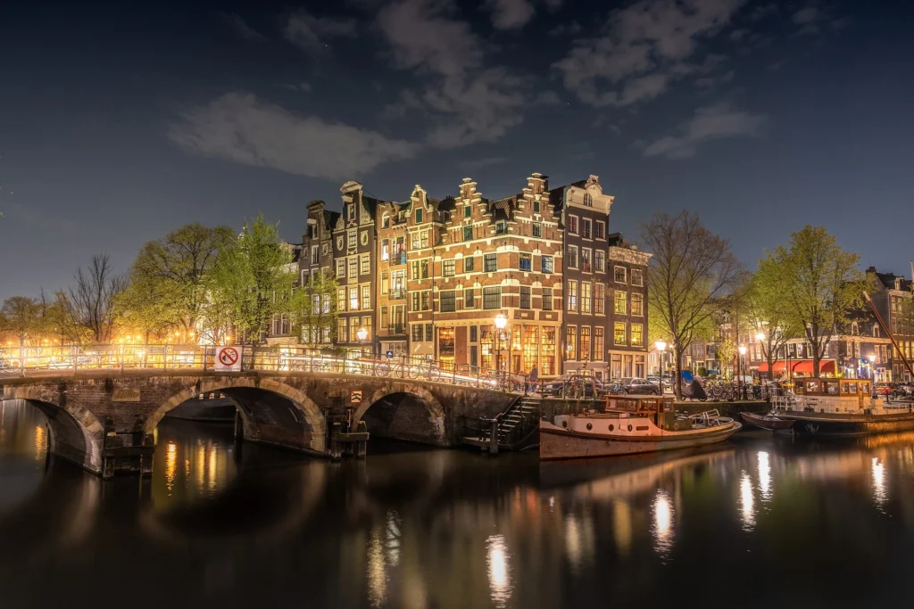 10 Μέρη για Επίσκεψη στην Ολλανδία Πέρα από το Άμστερνταμ