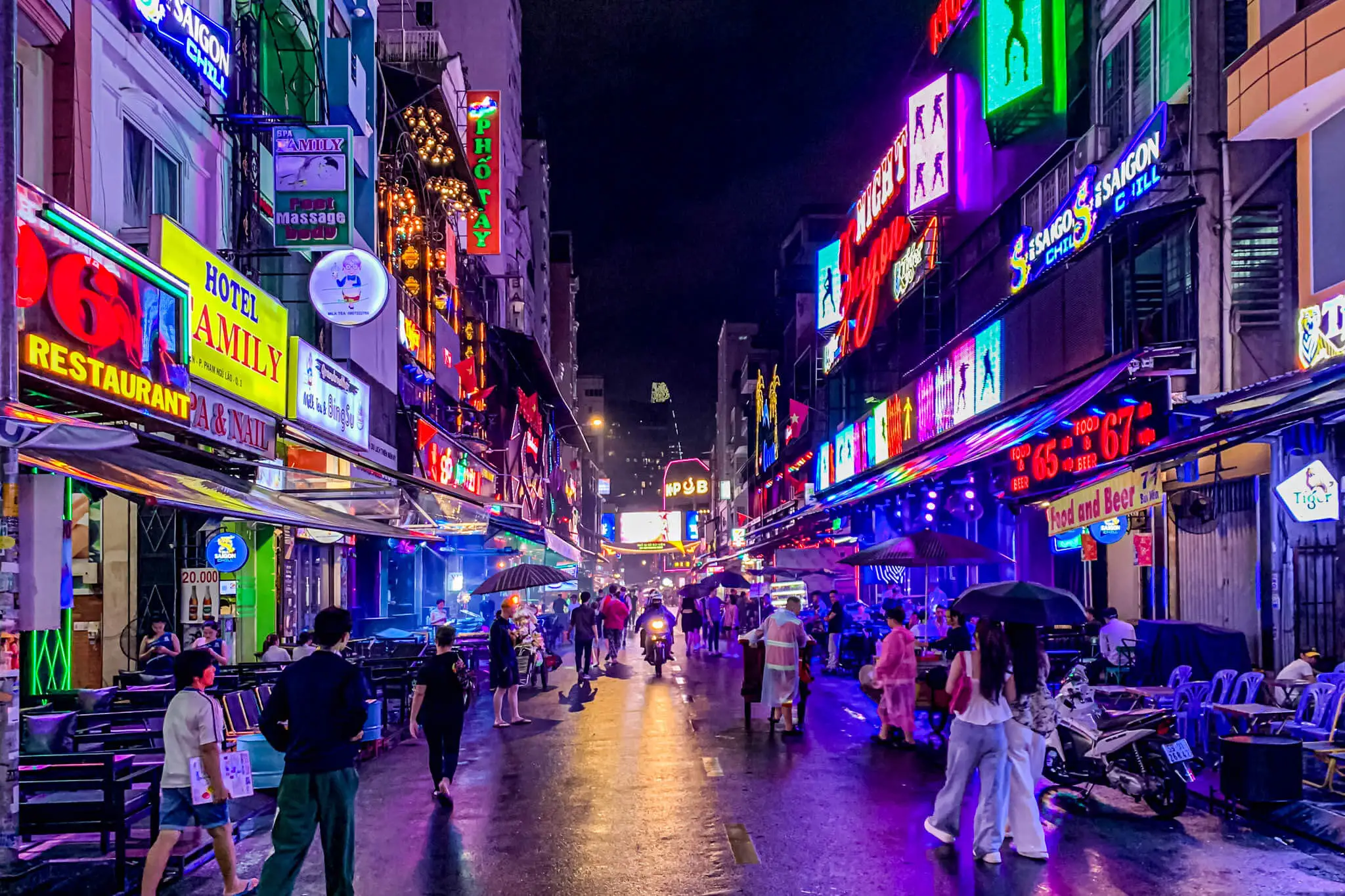 Νότιο Βιετνάμ: Οδηγός Ταξιδιού για Ho Chi Minh, Δέλτα Μεκόνγκ και Παραλιακά Στολίδια – Αξιοθέατα, Γεύσεις και Εμπειρίες