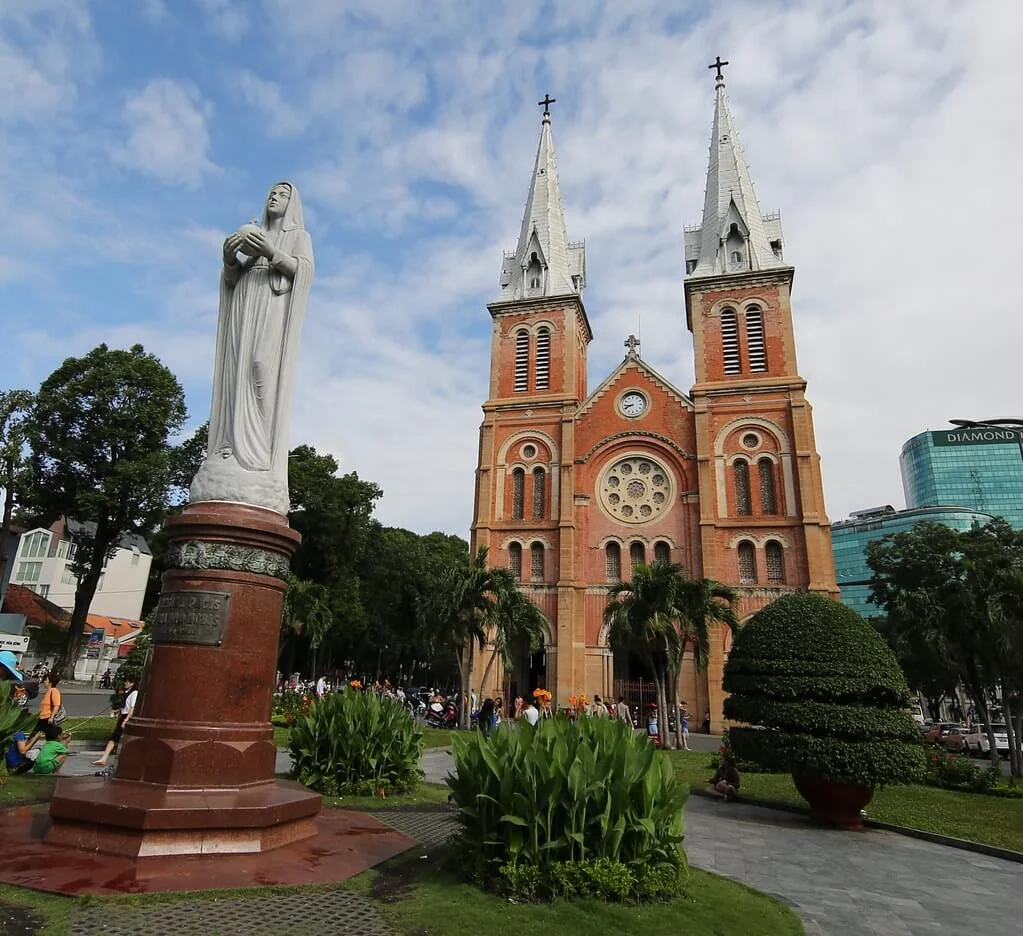 Νότιο Βιετνάμ: Οδηγός Ταξιδιού για Ho Chi Minh, Δέλτα Μεκόνγκ και Παραλιακά Στολίδια – Αξιοθέατα, Γεύσεις και Εμπειρίες