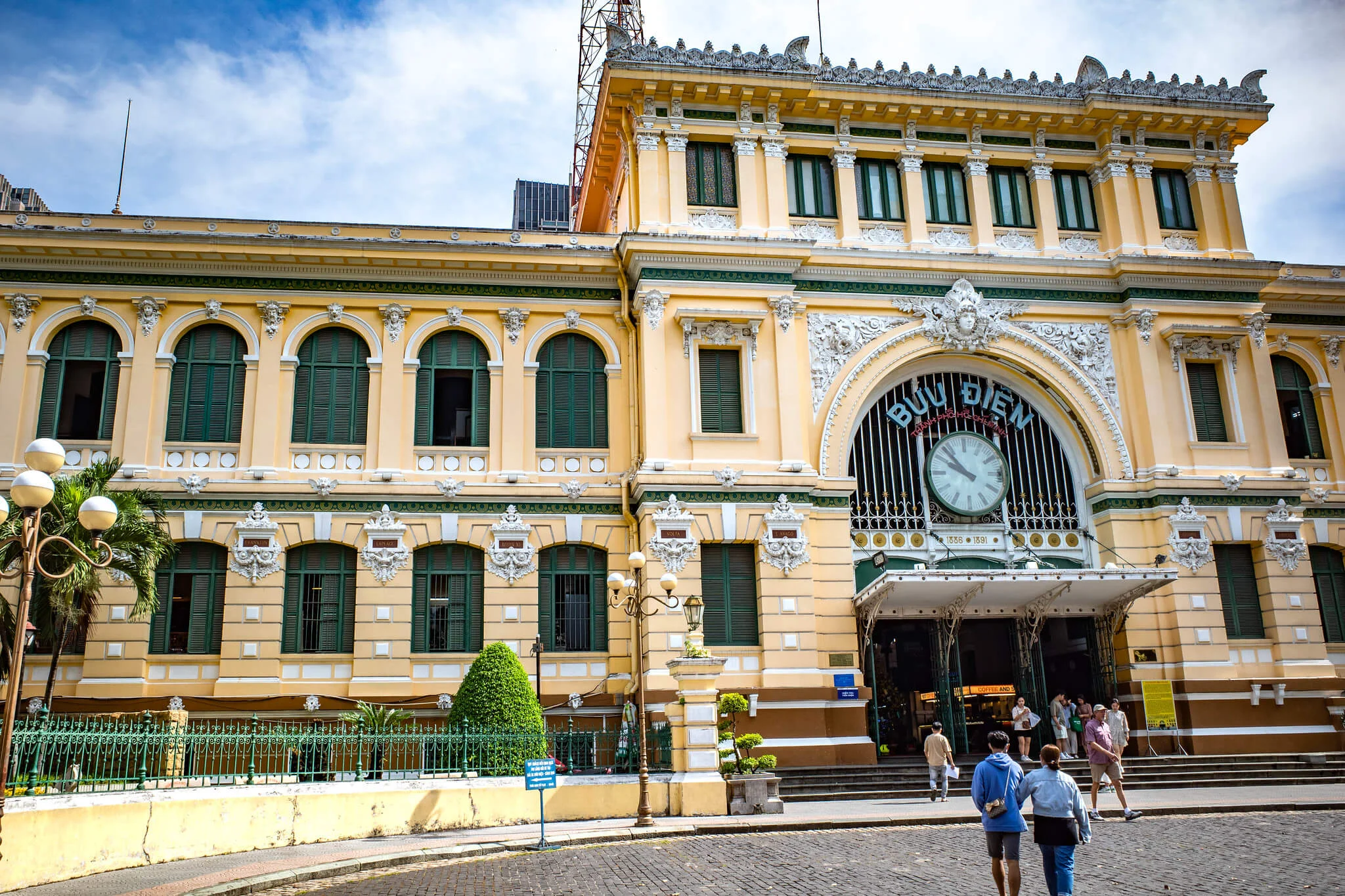 Νότιο Βιετνάμ: Οδηγός Ταξιδιού για Ho Chi Minh, Δέλτα Μεκόνγκ και Παραλιακά Στολίδια – Αξιοθέατα, Γεύσεις και Εμπειρίες
