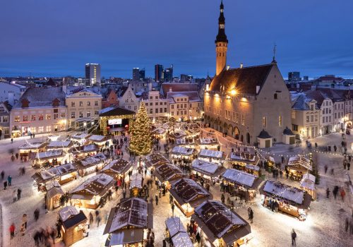 Η Βαλτική Κόντρα για το Πρώτο Χριστουγεννιάτικο Δέντρο​