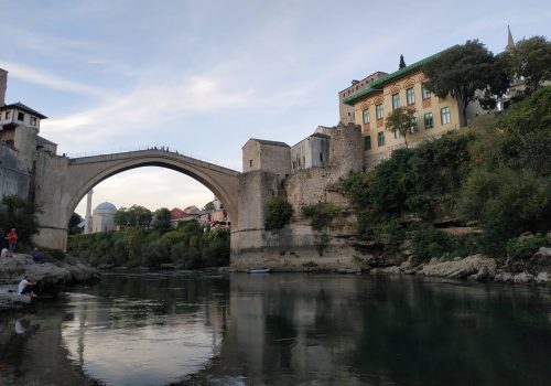 Ταξίδι στο Γοητευτικό Μόσταρ της Βοσνίας Ερζεγοβίνης: Αξιοθέατα και Εμπειρίες
